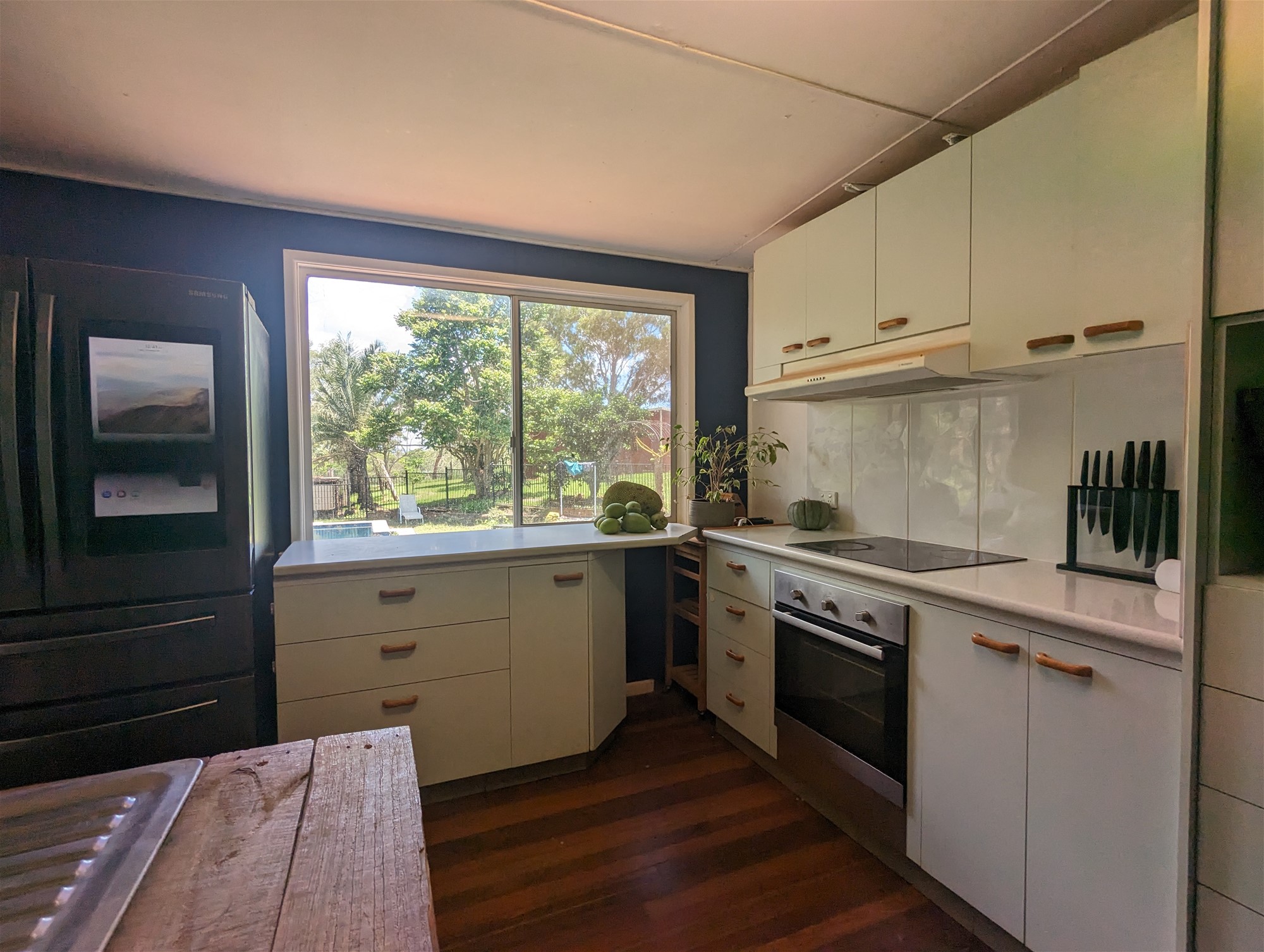 Peaceful, fertile and close amenities! 4