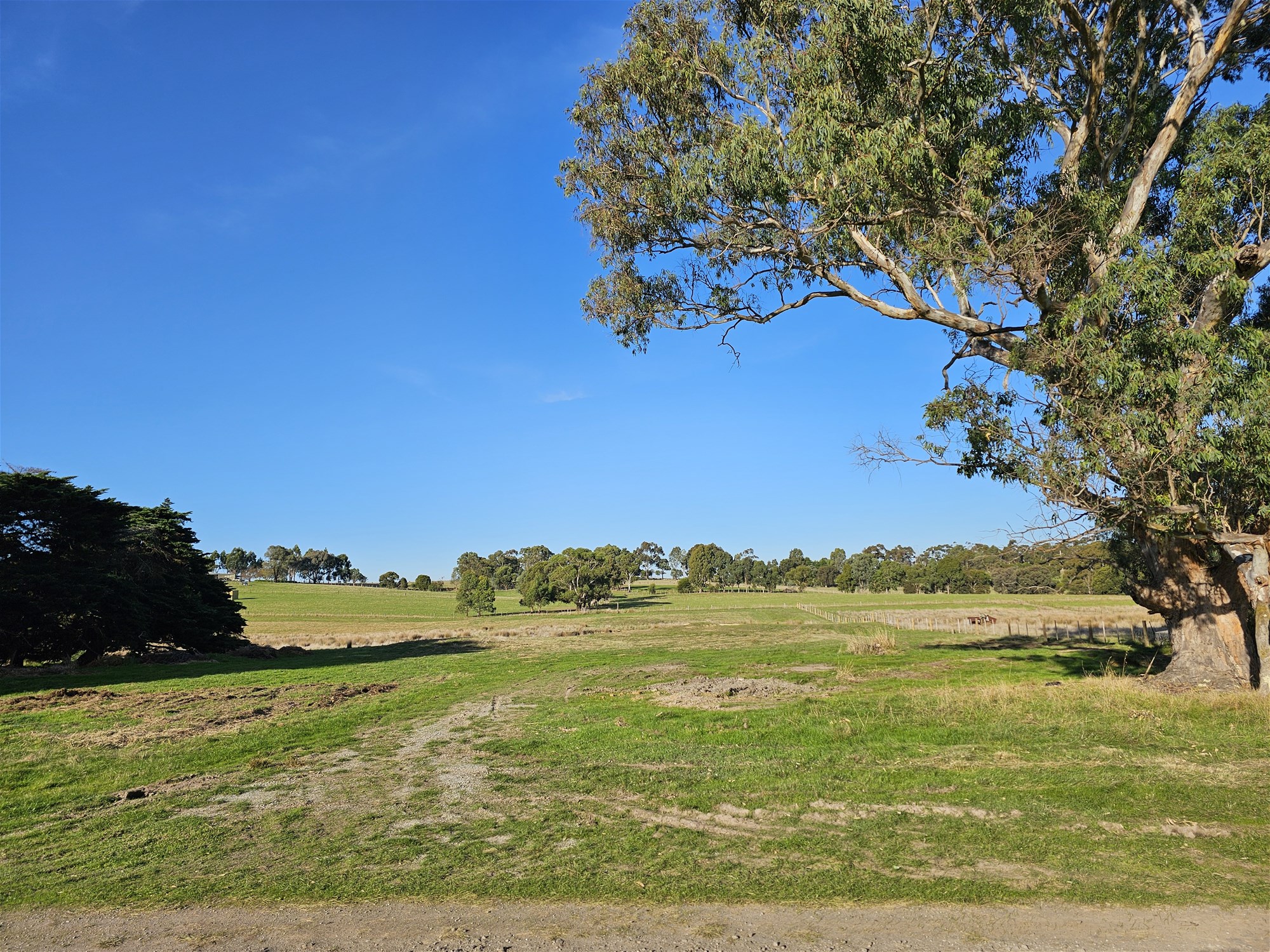3.63 HA  BEAUTIFUL LIFESTYLE PROPERTY