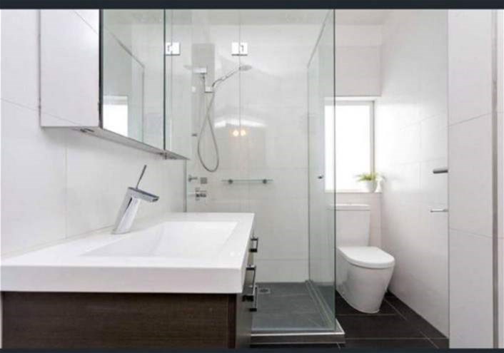 “Stunning Apartment in the Heart 5