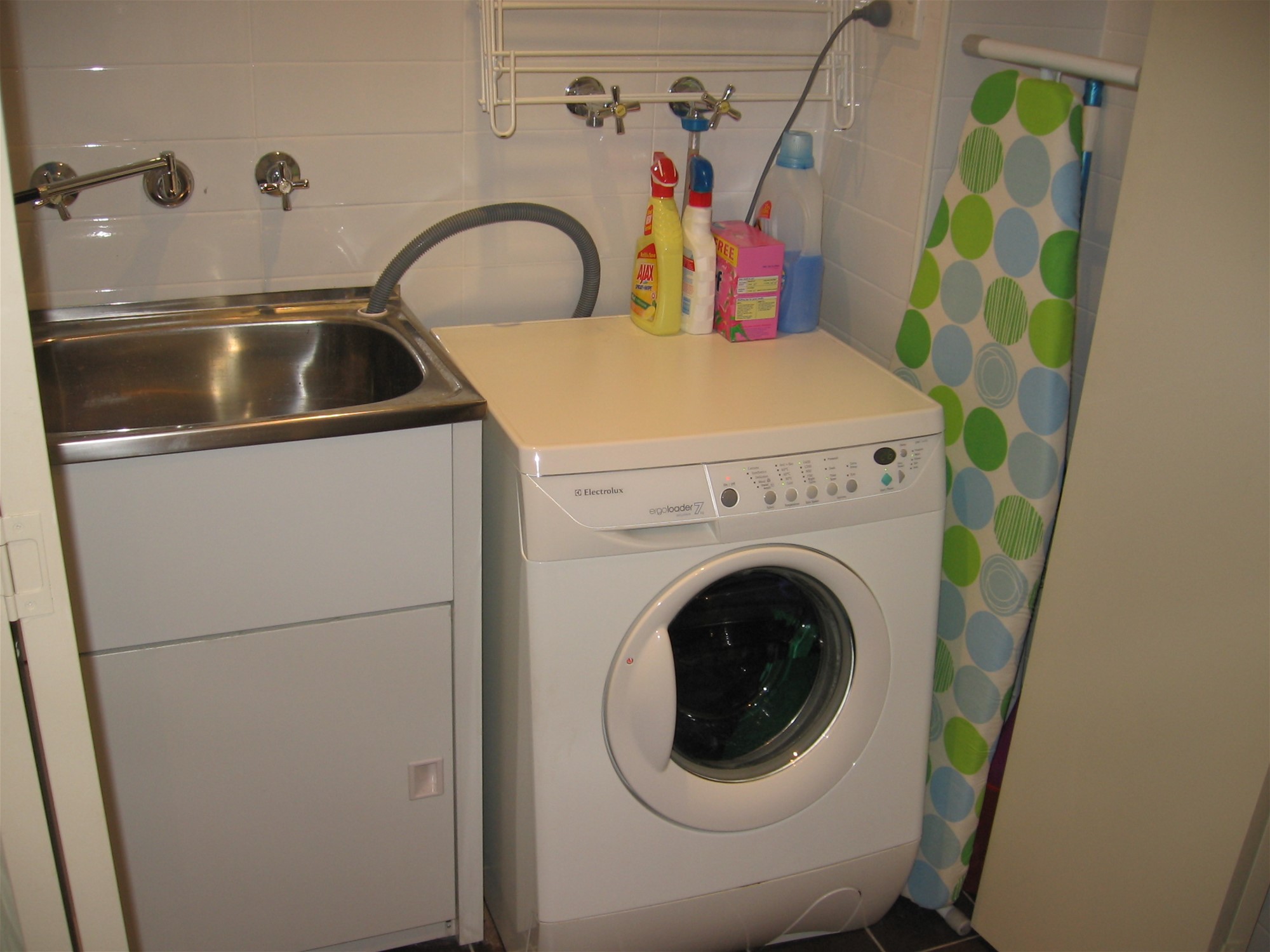Over-sized 1 bedroom apartment 9