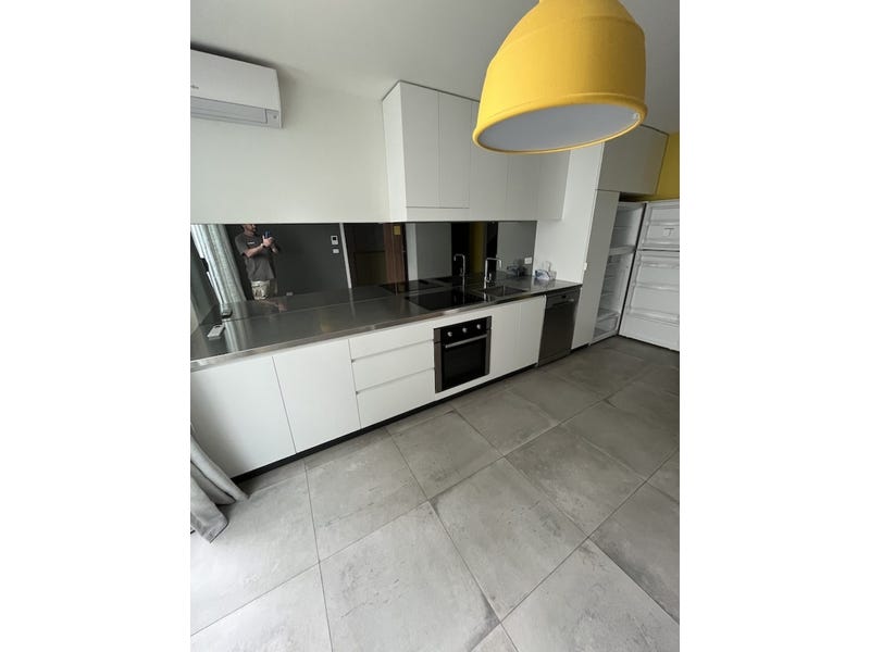 Modern 2 Bedroom Apartment 2