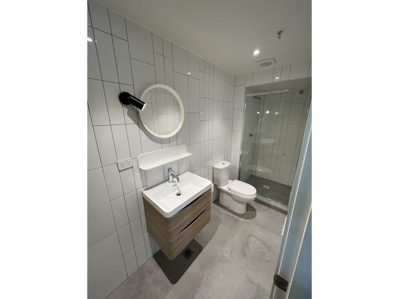 Modern 2 Bedroom Apartment 4