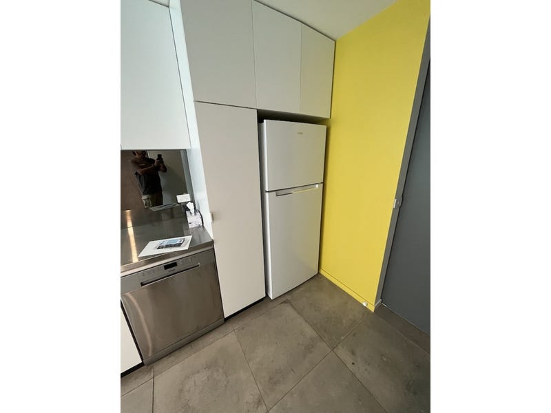Modern 2 Bedroom Apartment 8