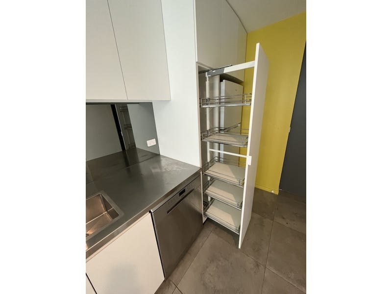 Modern 2 Bedroom Apartment 10