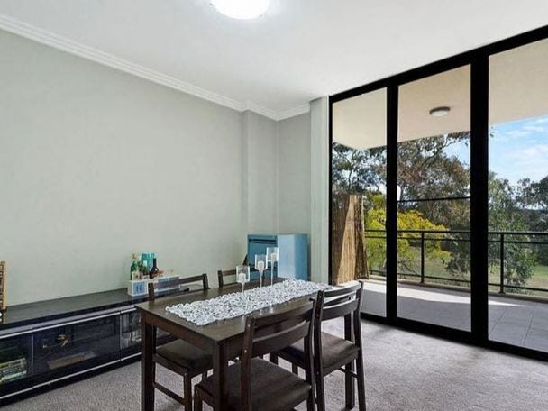 Bright, spacious, private, quiet and 3