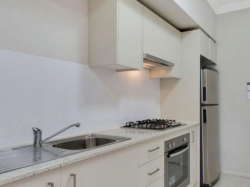 Bright, spacious, private, quiet and 4