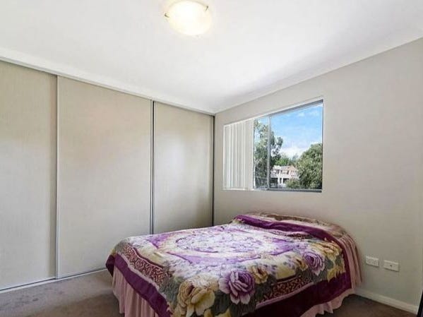 Bright, spacious, private, quiet and 6