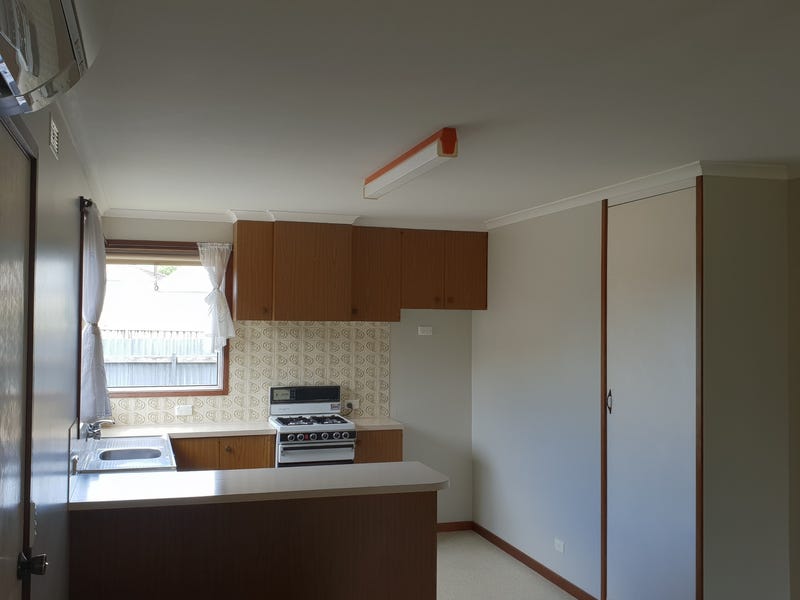 PORT FAIRY CENTRAL  2 2