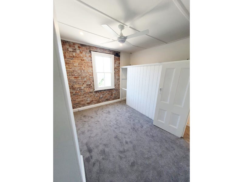 Charming 3 Bedroom House 5
