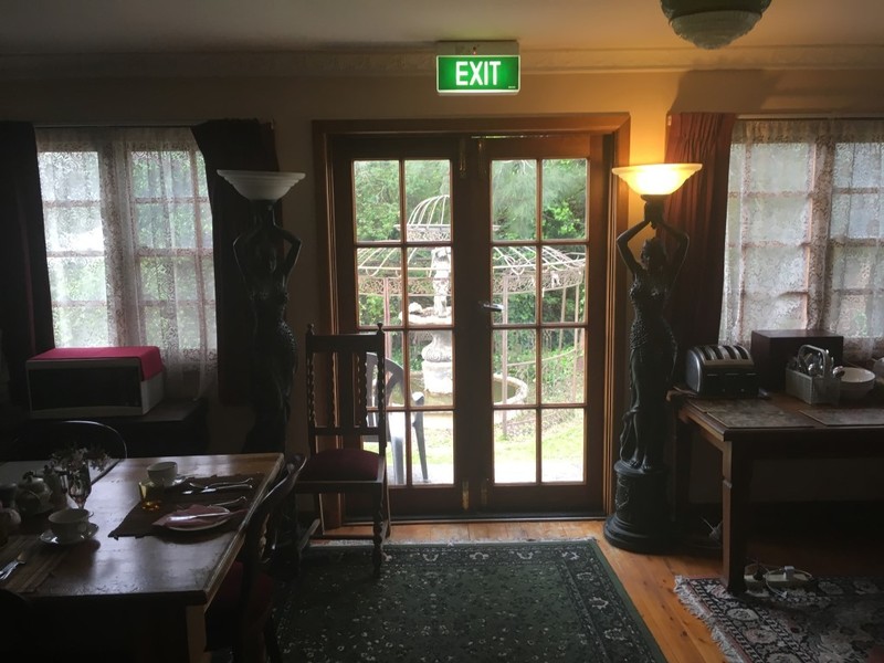 ROOM FOR RENT 5