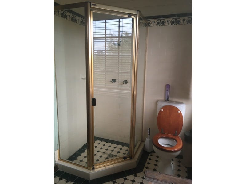 ROOM FOR RENT 10