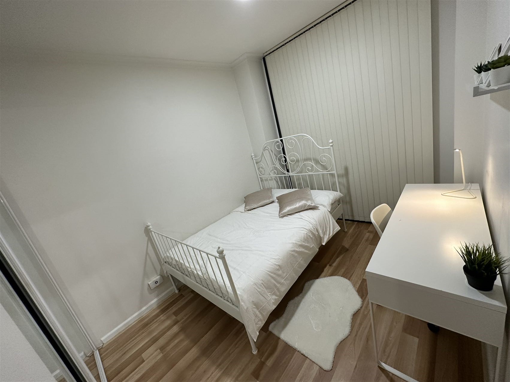 Fully Furnished 3 Bedroom Apartment 8