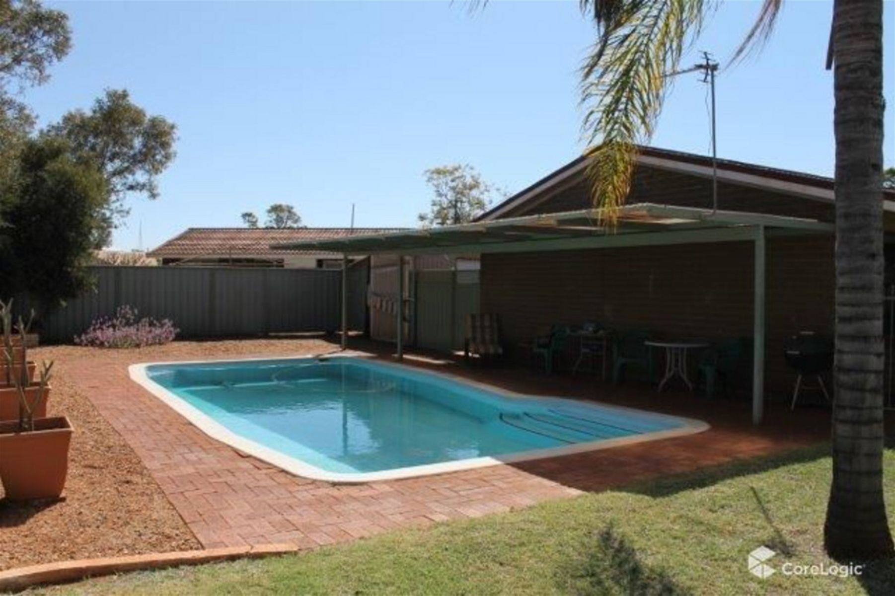 Property with Pool & Location – Private Rental