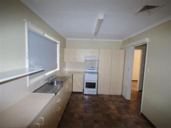 Property with Pool & Location 4