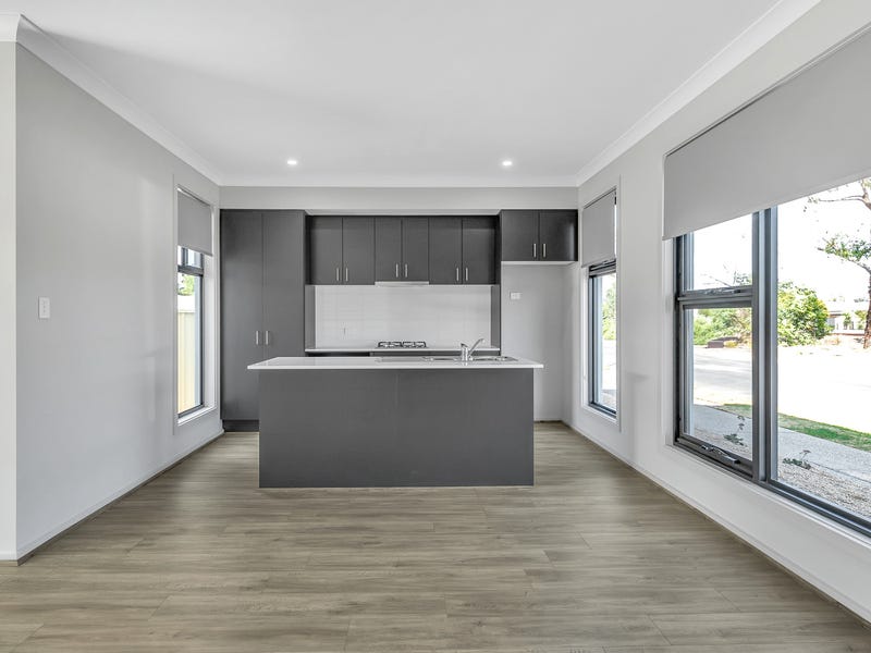 Townhouse – low maintenance 5