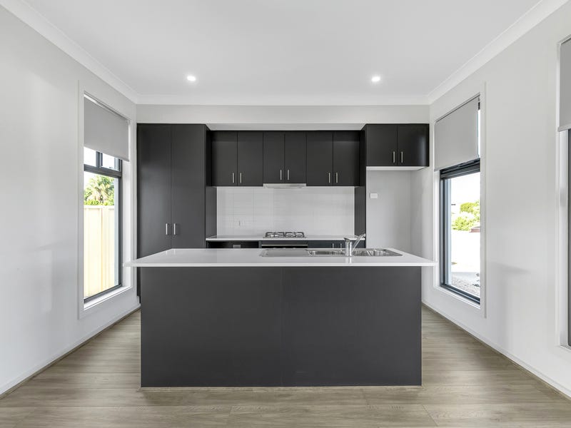 Townhouse – low maintenance 7