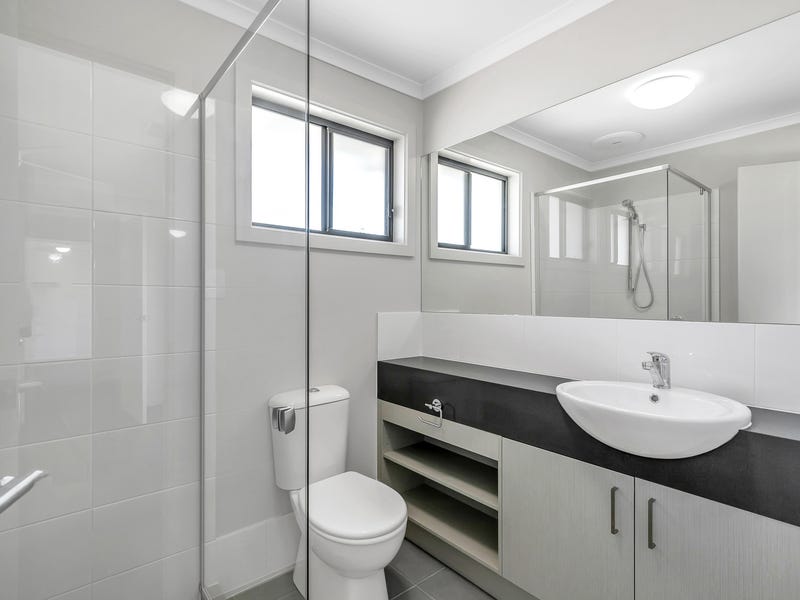 Townhouse – low maintenance 10