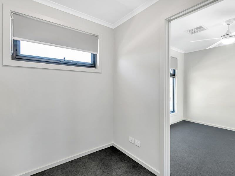 Townhouse – low maintenance 13