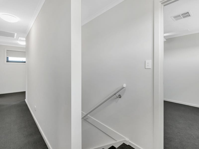 Townhouse – low maintenance 16