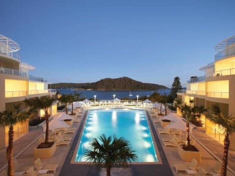 Beautiful Beach Views/water bills incl. 8