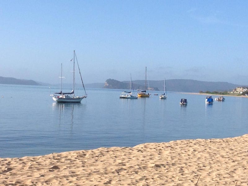Beautiful Beach Views/water bills incl. 10