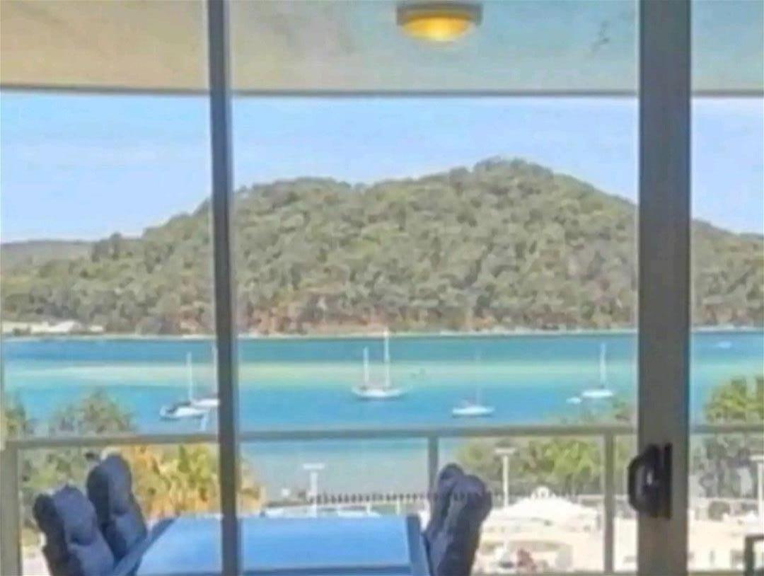 Beautiful Beach Views/water bills incl.