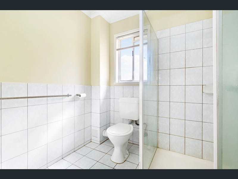 Cozy Townhome Close to all 10