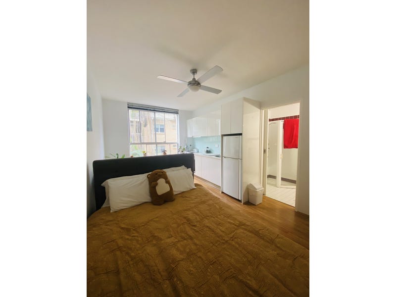 Furnished Studio + Parking 6