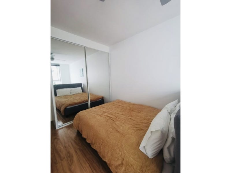 Furnished Studio + Parking 7
