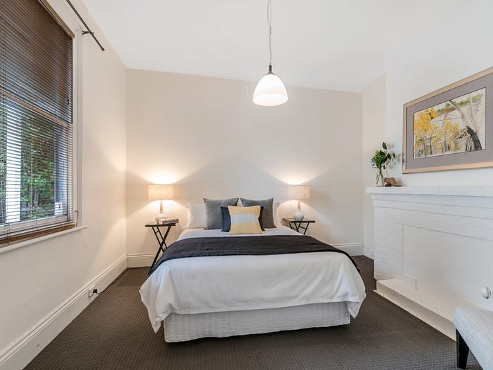 Charming 3-Bedroom Weatherboard Cottage, Walk 8