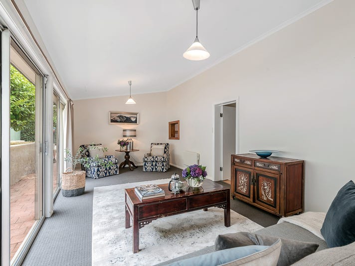 Charming 3-Bedroom Weatherboard Cottage, Walk 11