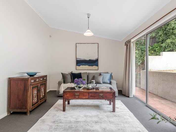 Charming 3-Bedroom Weatherboard Cottage, Walk 12