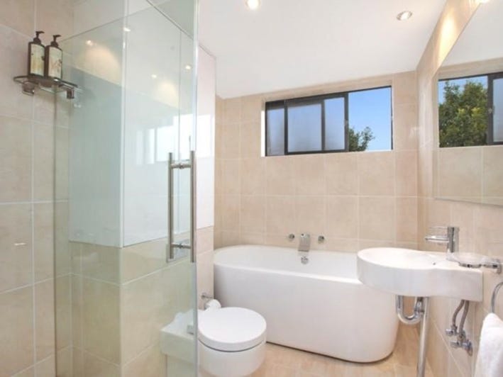 THREE BEDROOM UNIT – SWIMMING 3