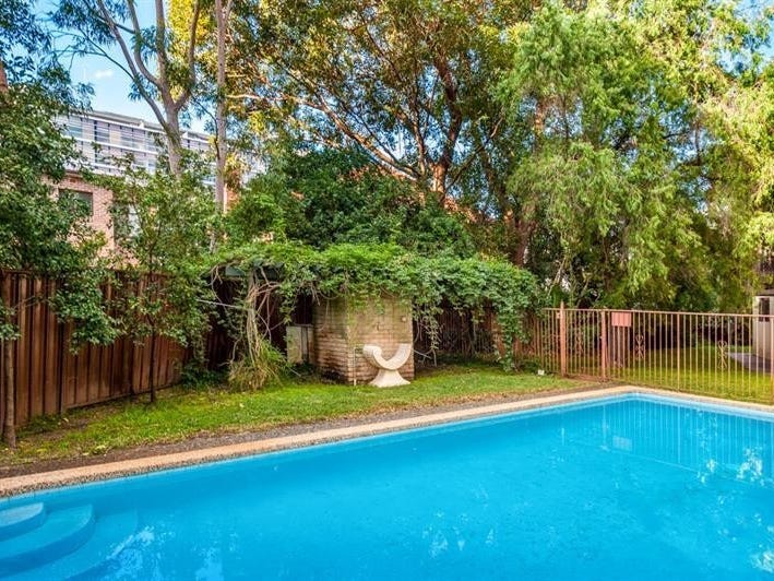 THREE BEDROOM UNIT – SWIMMING 7
