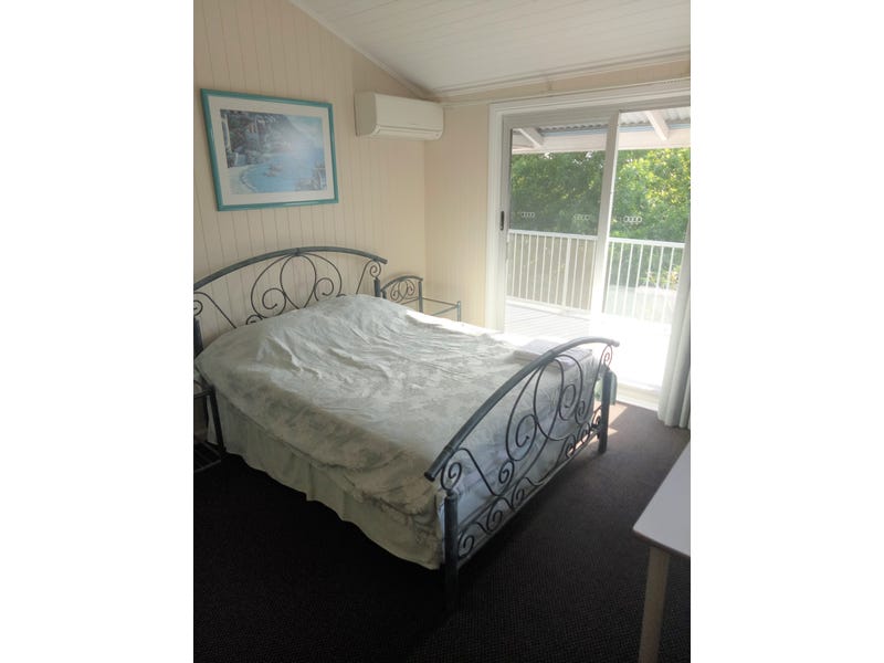 Secluded & Leafy Queenslander, 50m 4