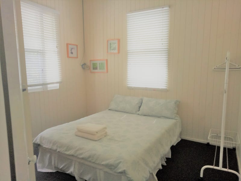 Secluded & Leafy Queenslander, 50m 5