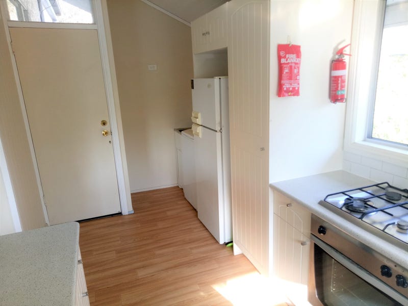 Secluded & Leafy Queenslander, 50m 7