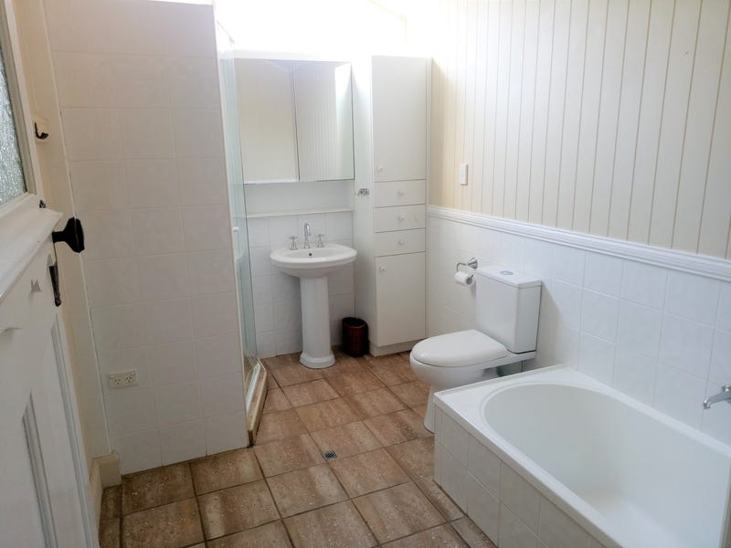 Secluded & Leafy Queenslander, 50m 11