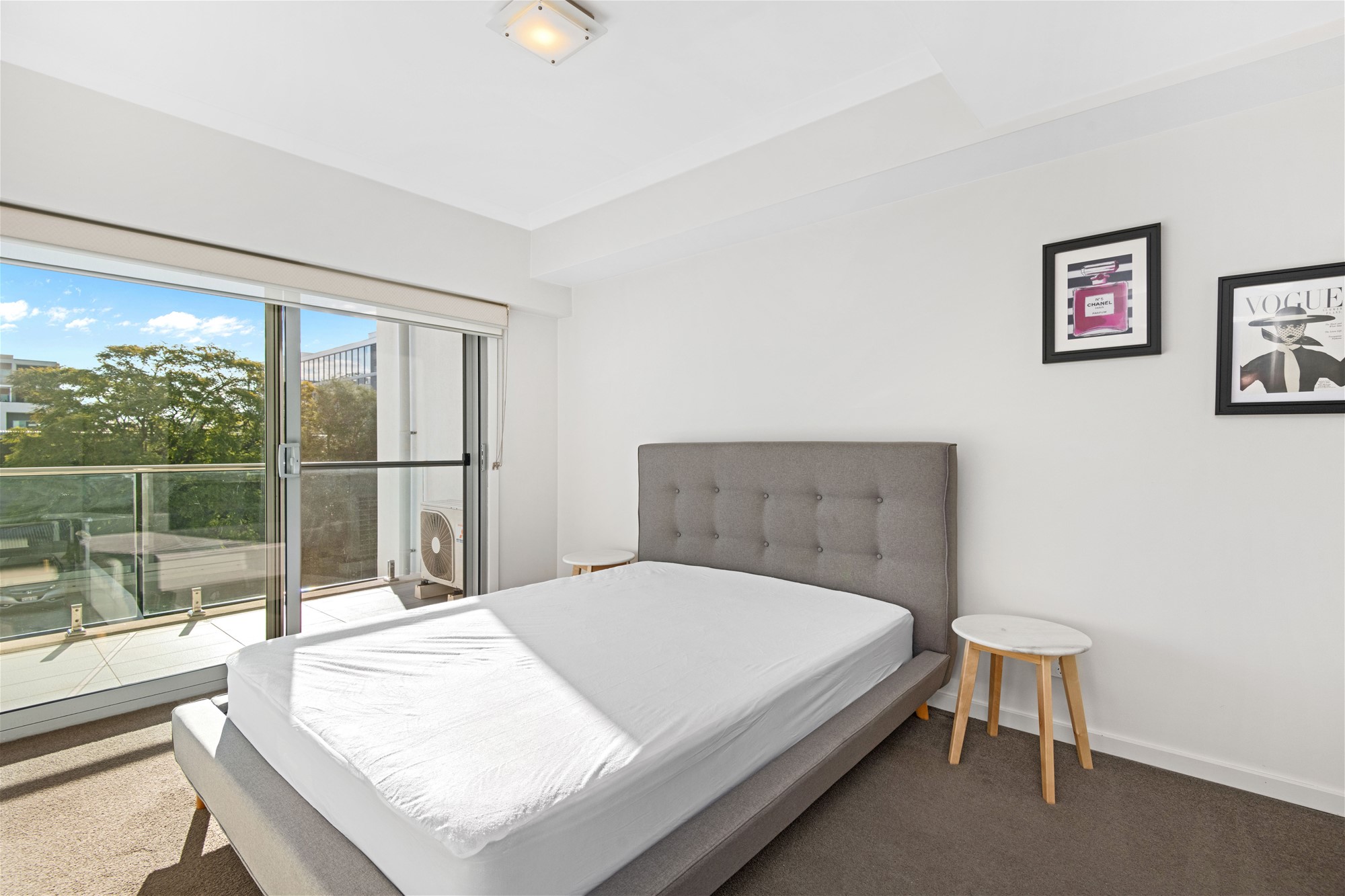 FURNISHED EXECUTIVE APARTMENT! 9