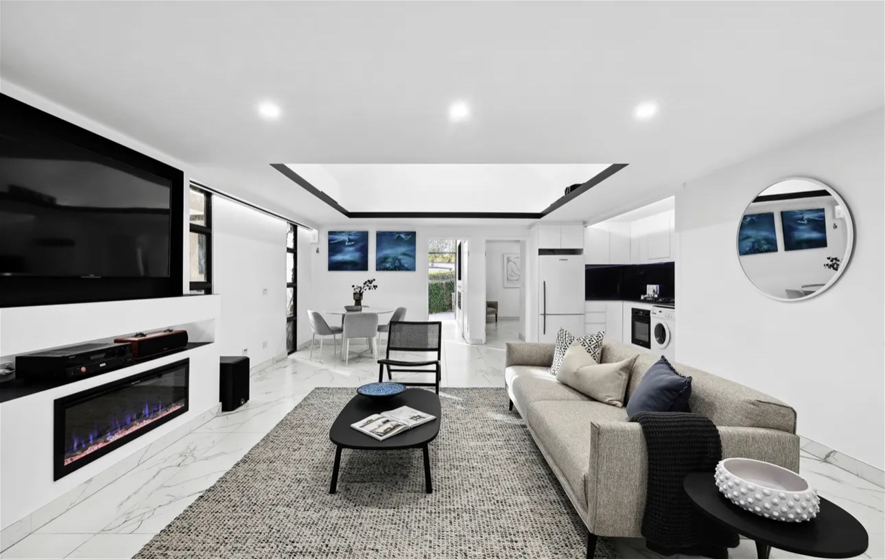 “Stunning Large Modern Granny Flat 12