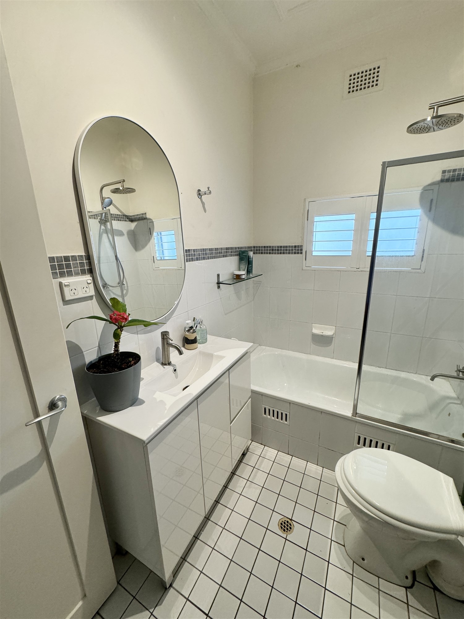“Furnished apartment in walking distance 14