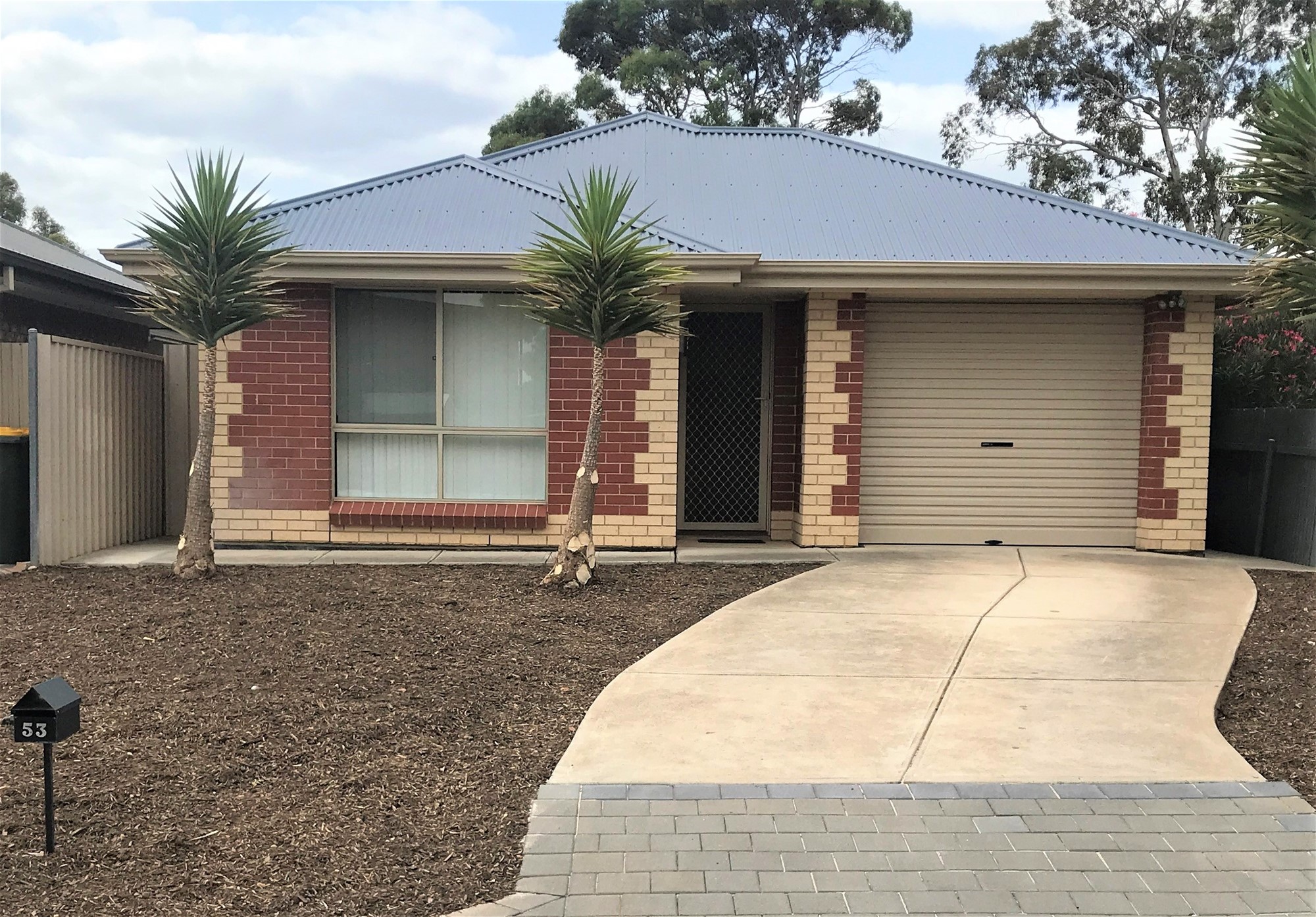 Spacious 4 Bedroom Family Home – Only a short walk to the beach!