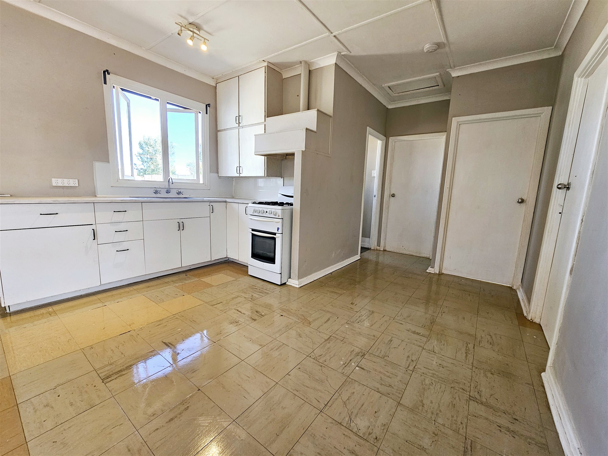 RENTAL AVAILABLE NOW!! 5 Morgans 11