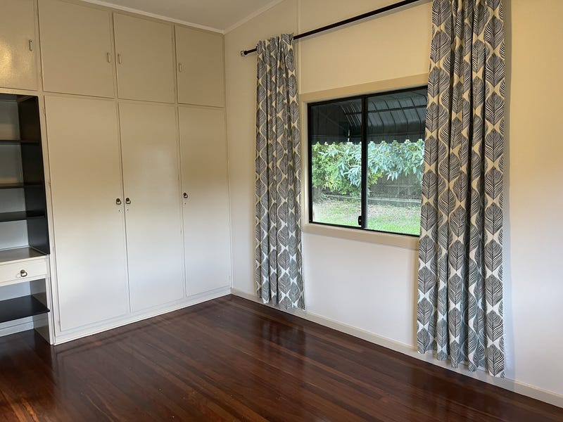 “Stunning Balmoral Retreat:  3 11