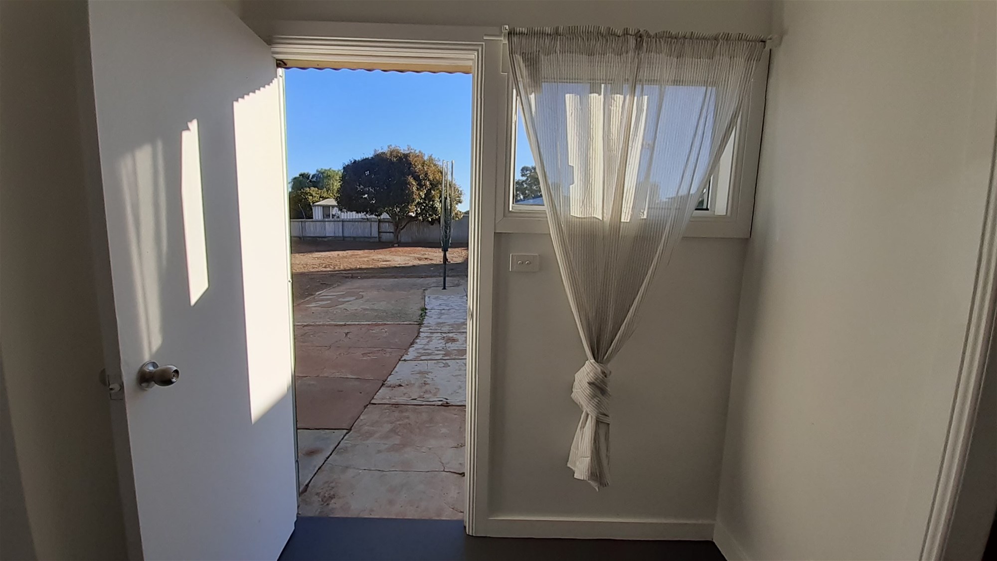 LOVELY CLASSIC COTTAGE -FRESHLY RENOVATED 18