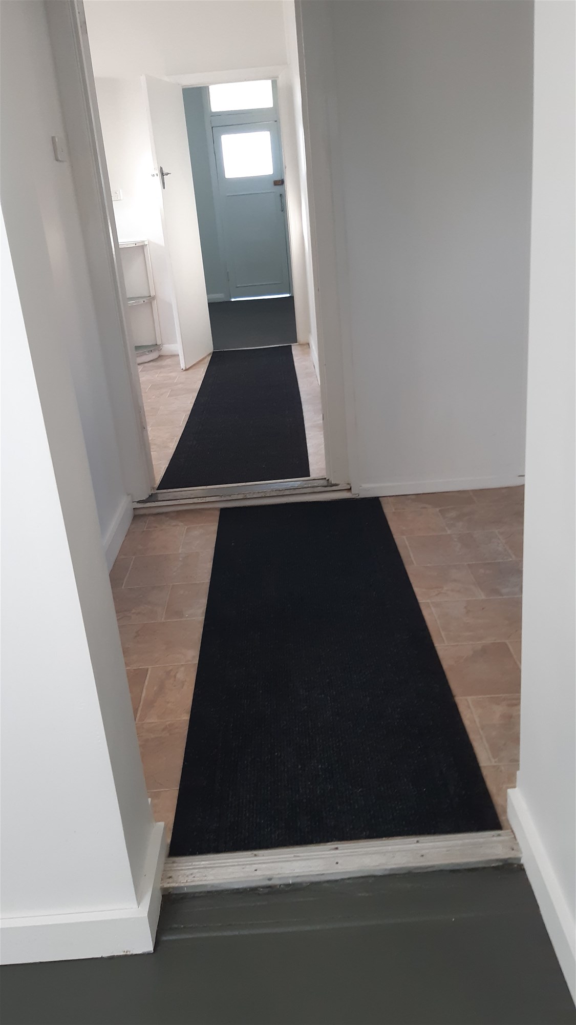 LOVELY CLASSIC COTTAGE -FRESHLY RENOVATED 8