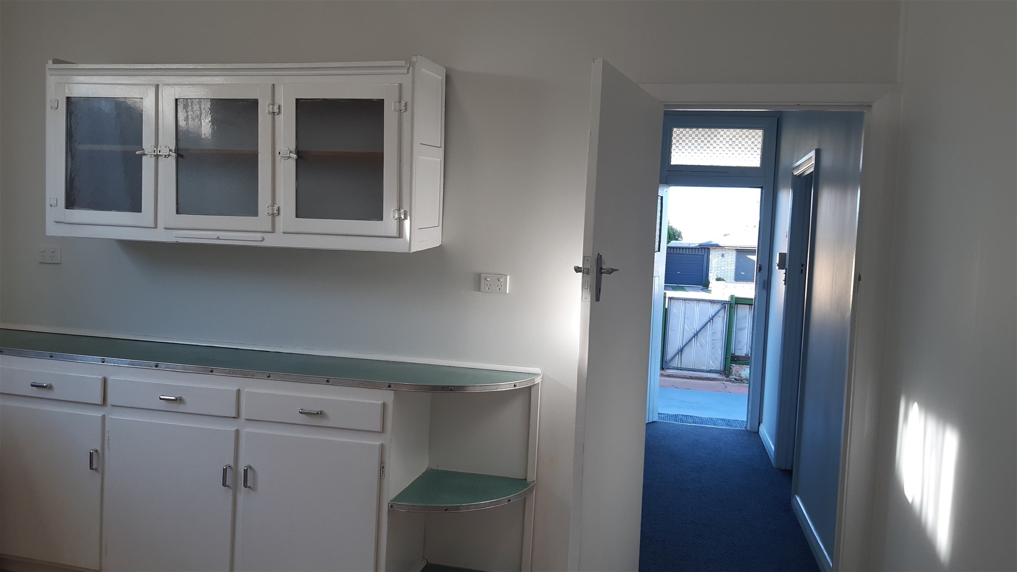 LOVELY CLASSIC COTTAGE -FRESHLY RENOVATED 26