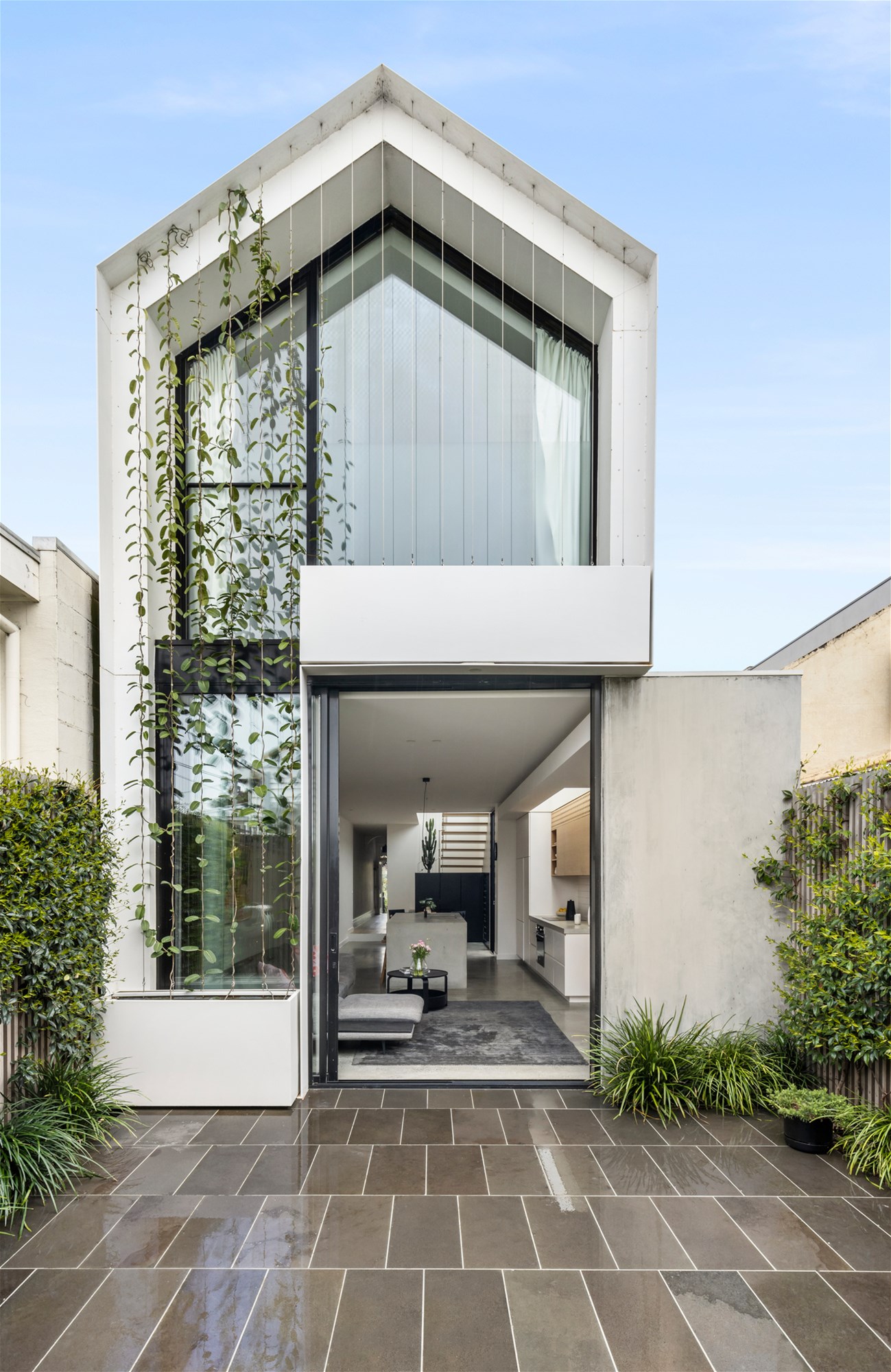 Rent $3500/Week – 3 Months 2