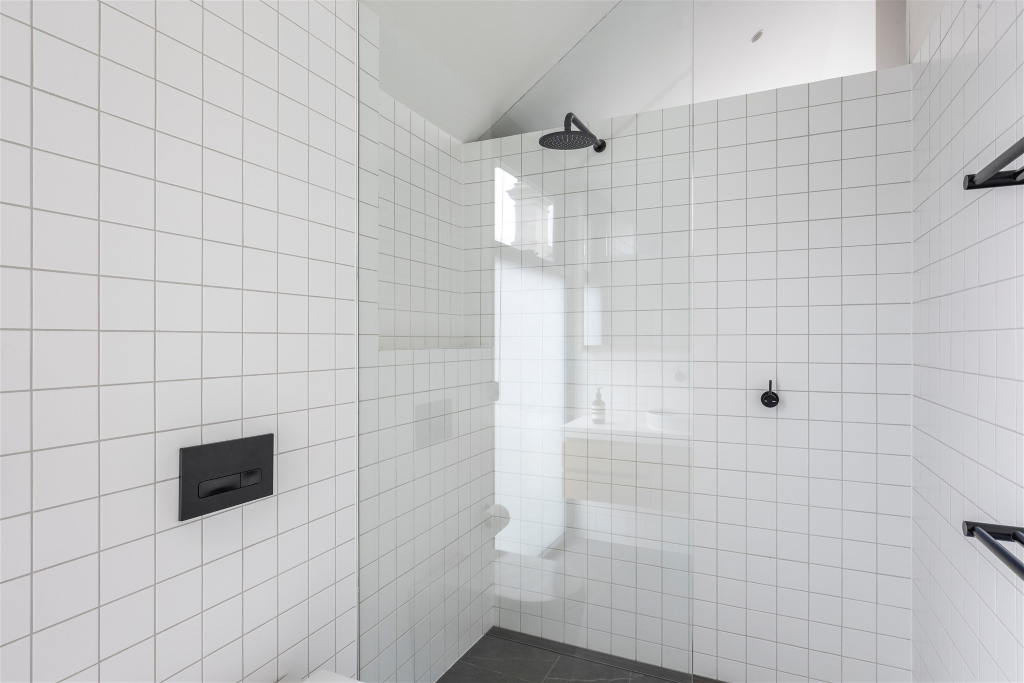 Rent $3500/Week – 3 Months 21