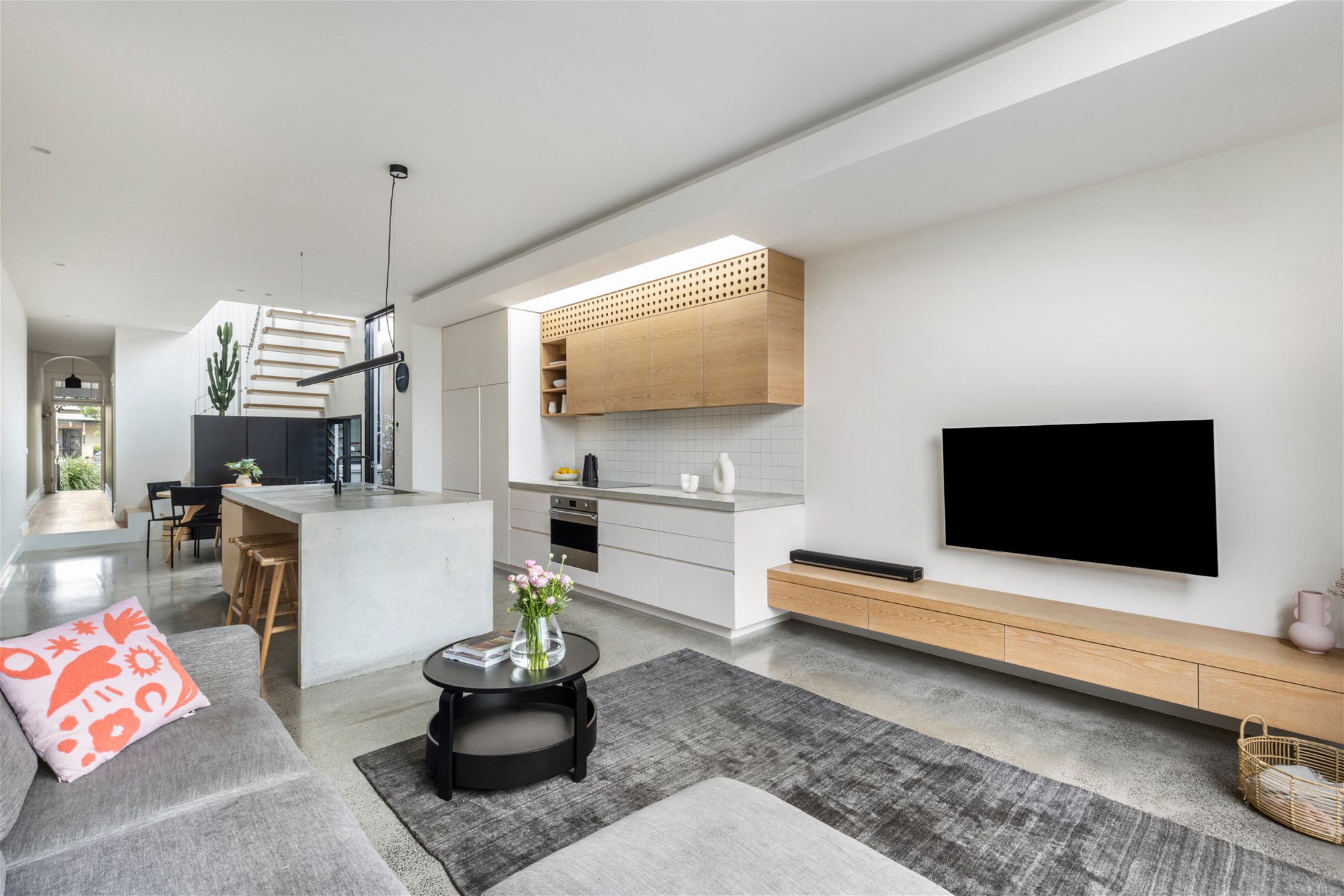 Rent $3500/Week – 3 Months 3